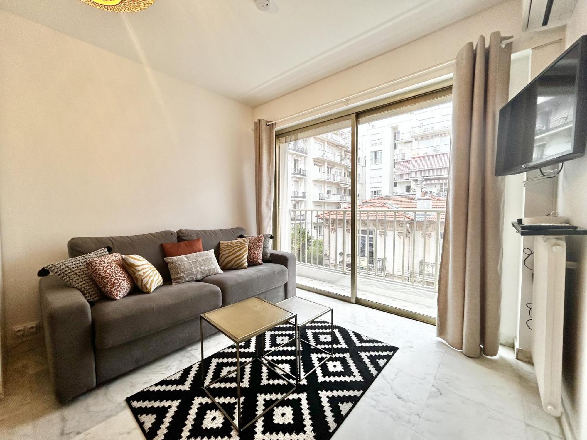 Apartment Riviera - Carre D'or - Large Ac Terrasse - Tres Calme - Balcon Berlioz 2